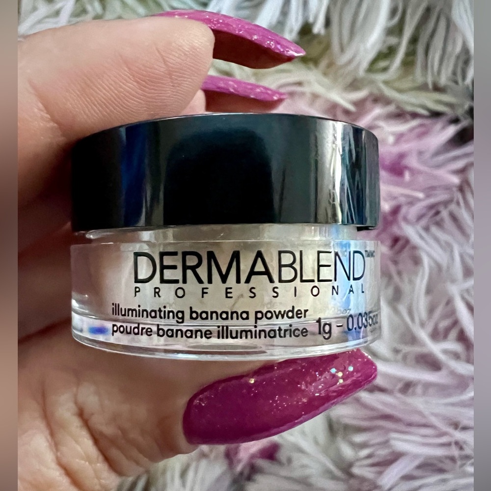 Dermablend Illuminating Banana Powder travel size